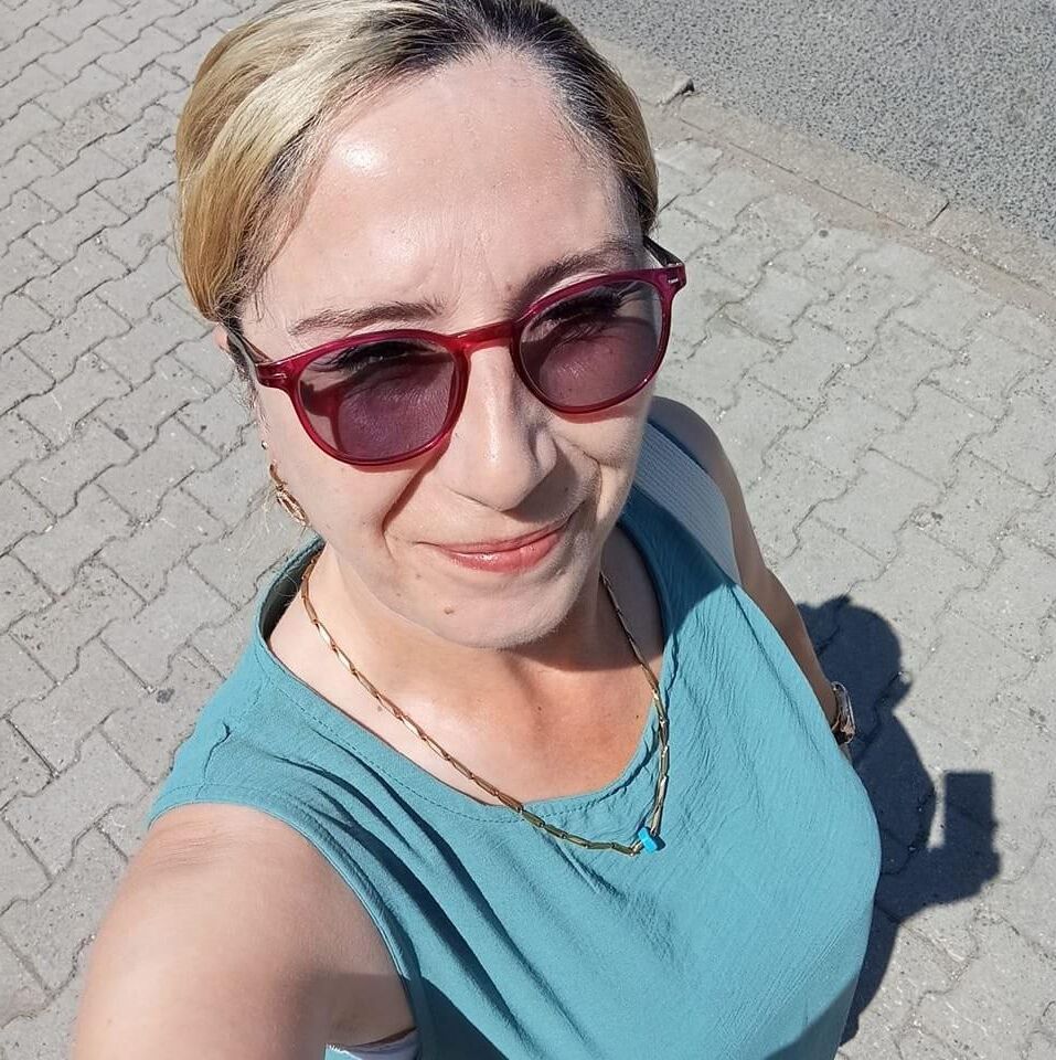 TURKISH MATURE LADY PICTURES 