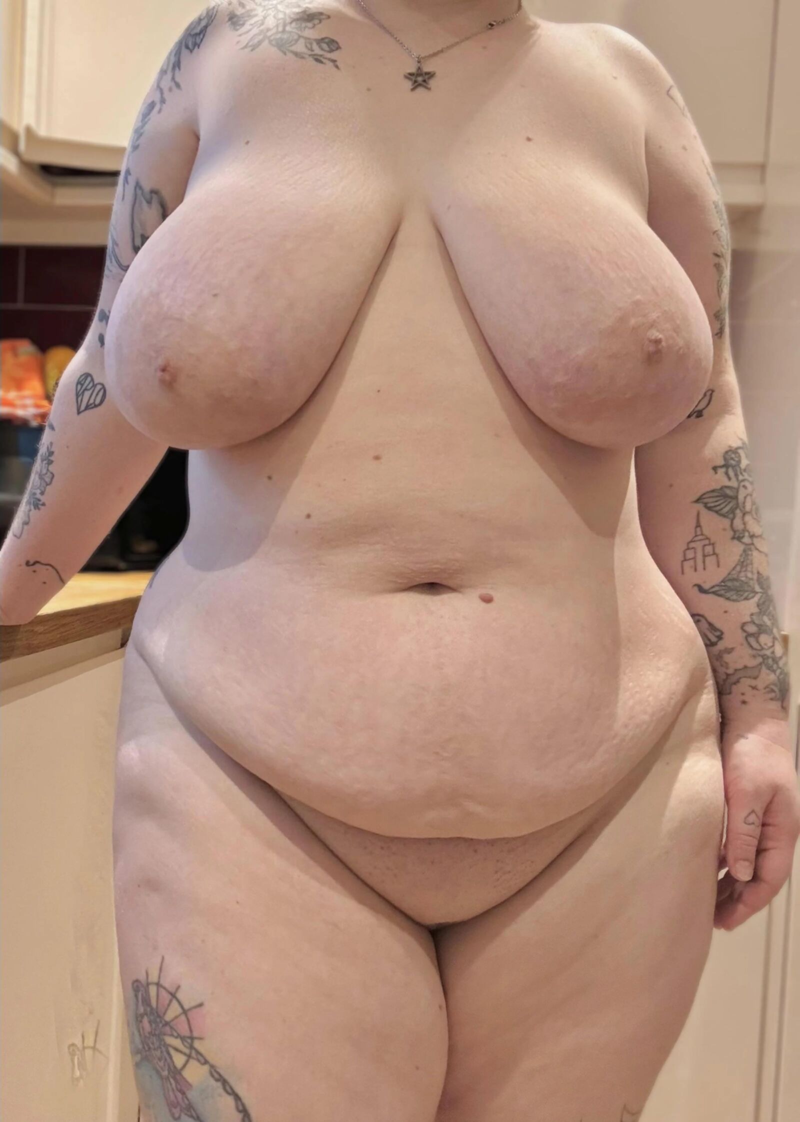 Scarlet Bluecutie British Pawg Gros Seins