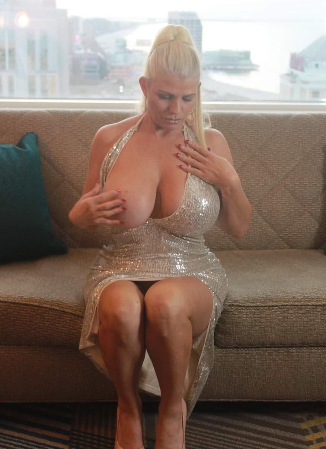 Romanian big tits cougar Nataly.....NO LIMITS COMMENTS