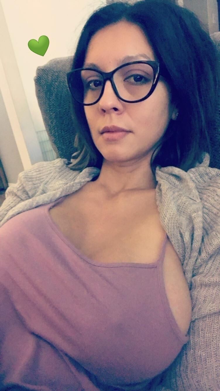 M.I.L.F./G.I.L.F., NON NUDE, GLASSES. 