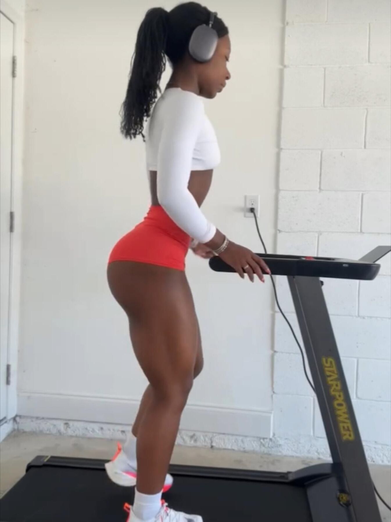 big booty ébène chienne destin