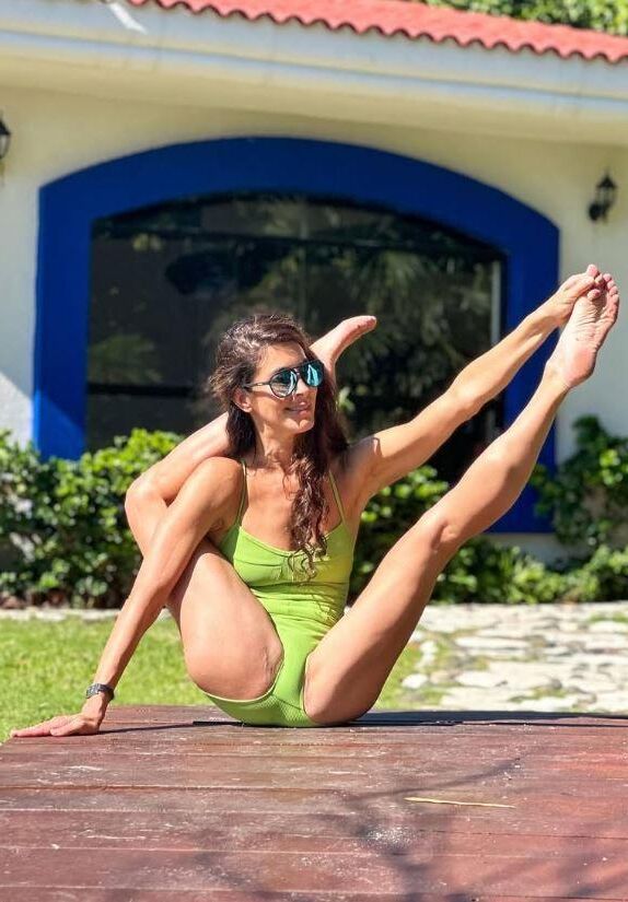 Super Hot Erotic Yoga Milf