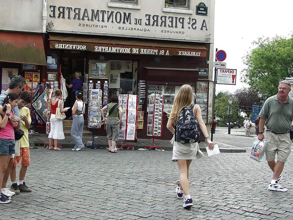 Marketta retozando en París