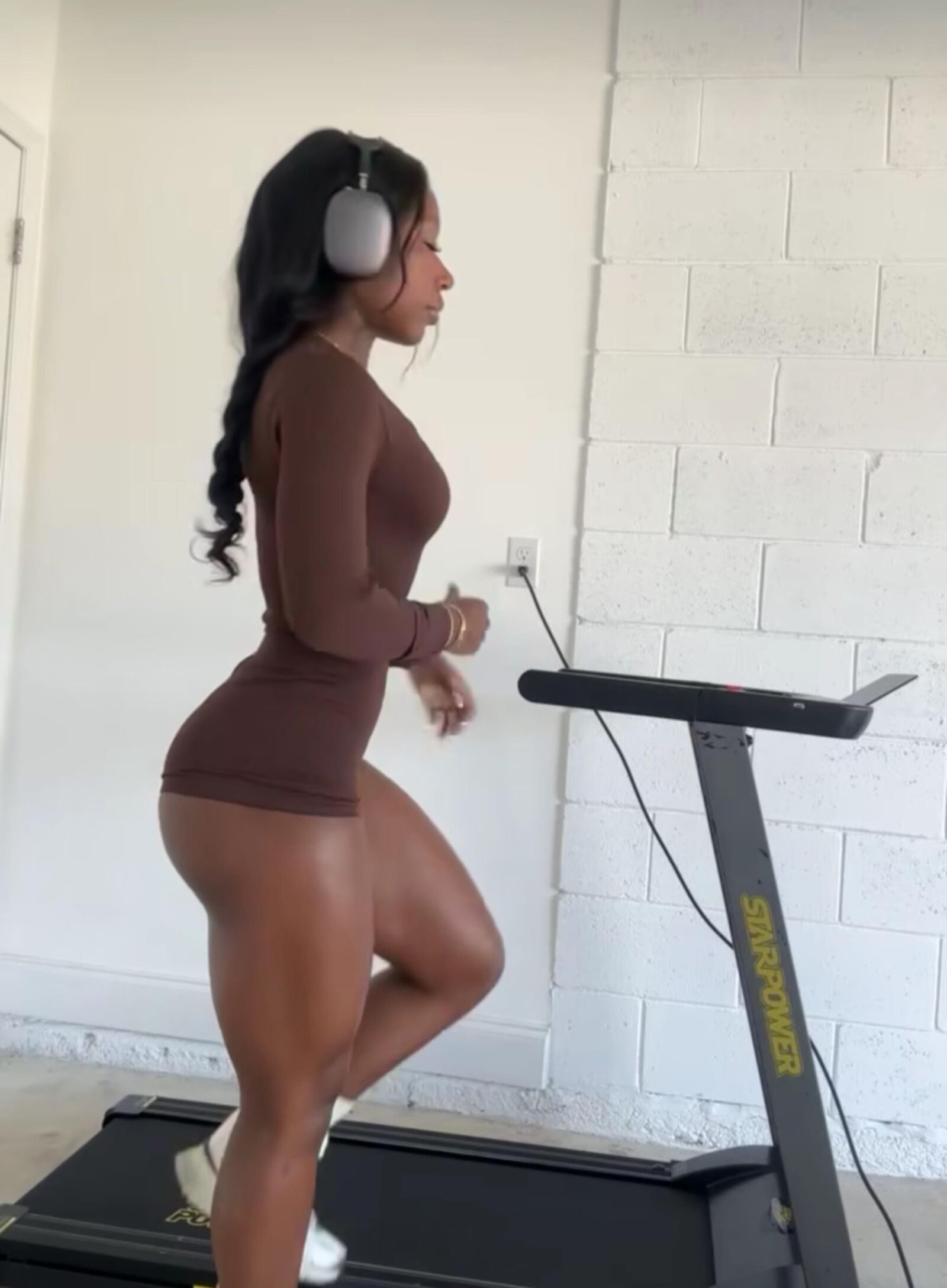 big booty ébène chienne destin