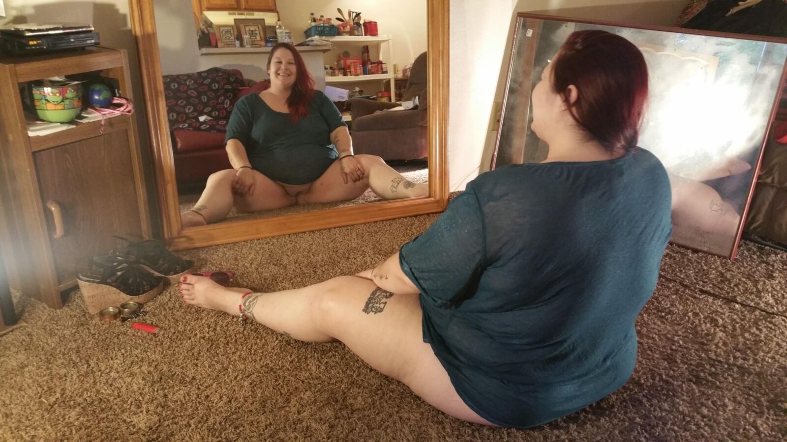 BBW brat PoppyJay naughty poses at home