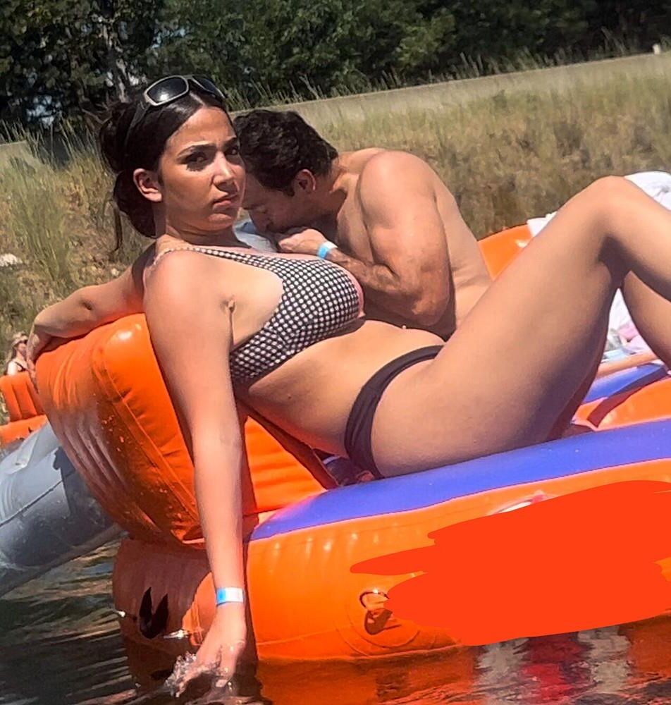 Sexy Latina candid 