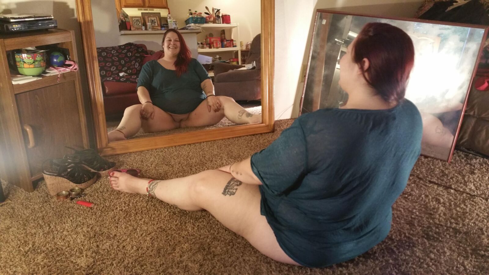 BBW brat PoppyJay naughty poses at home