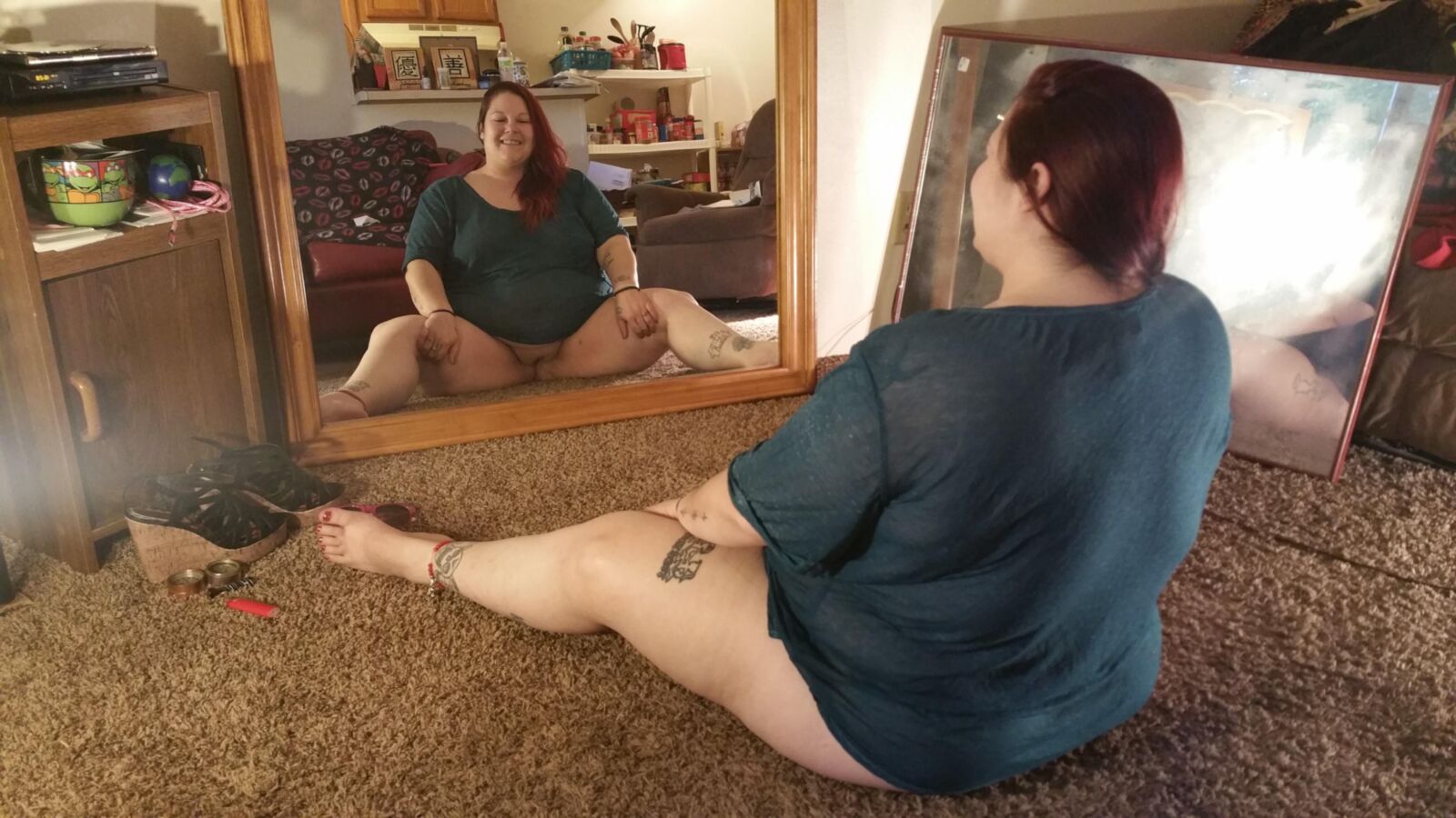 BBW brat PoppyJay naughty poses at home