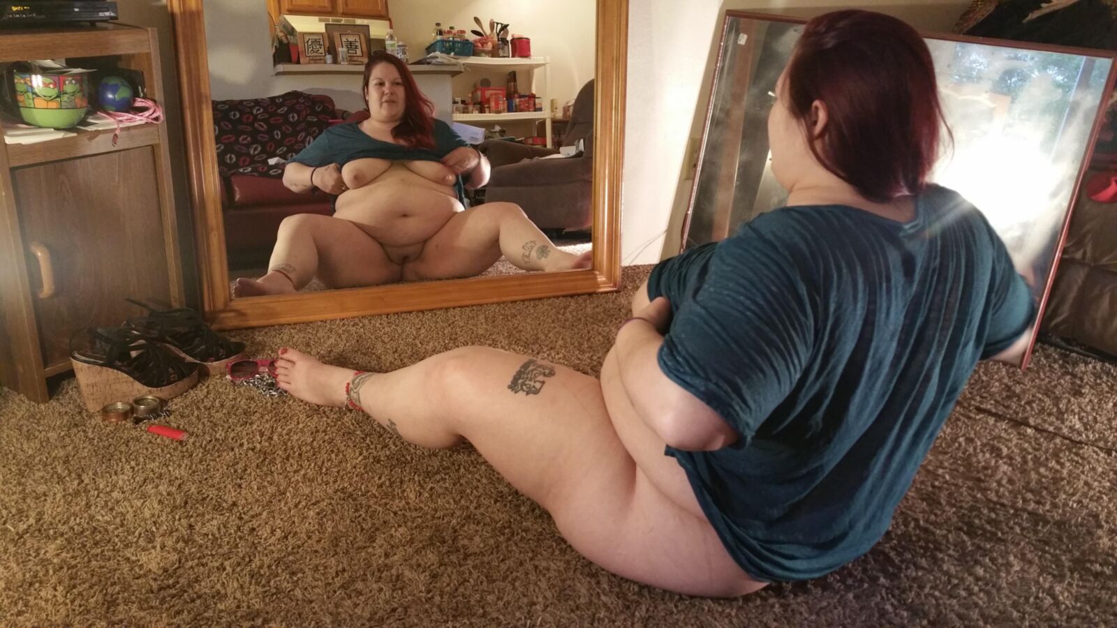 BBW brat PoppyJay naughty poses at home