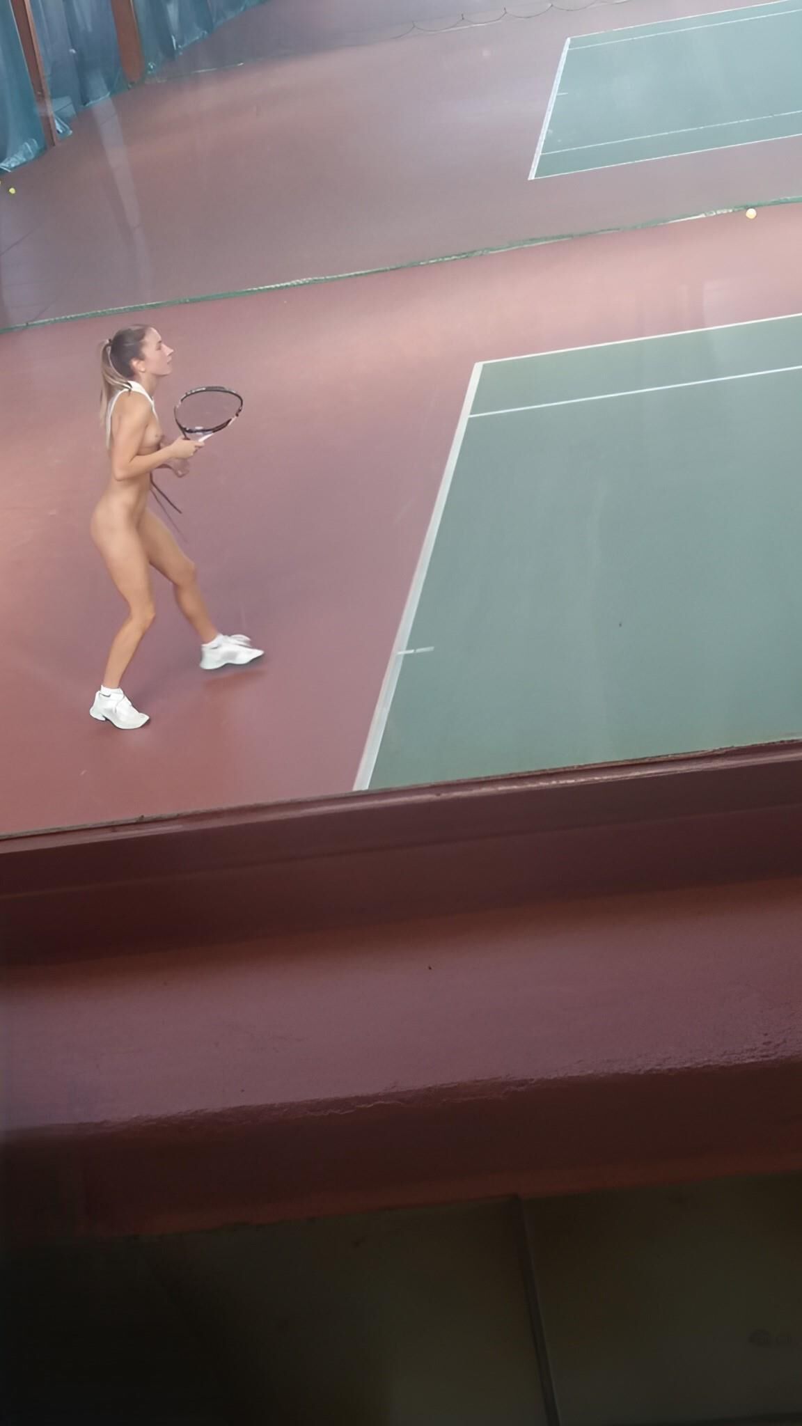 sara tennis interieur 