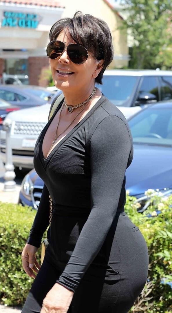 Big Tits Fat Ass GILF Kris Jenner, the Mom of all MILF