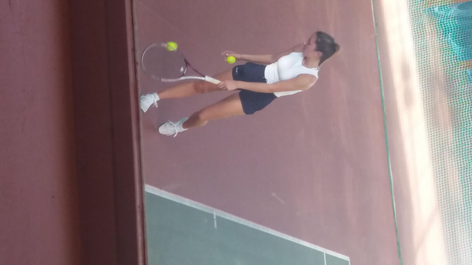 sara tennis interieur 