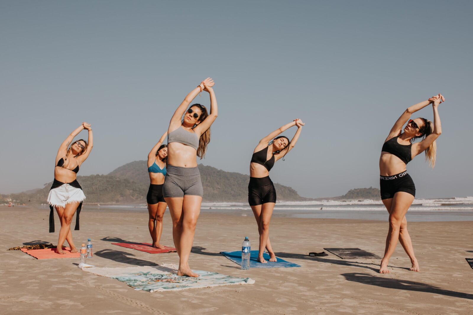 ...,,,....BEACH YOGA..... PHOTOS DE SURF YOGA CHAUD