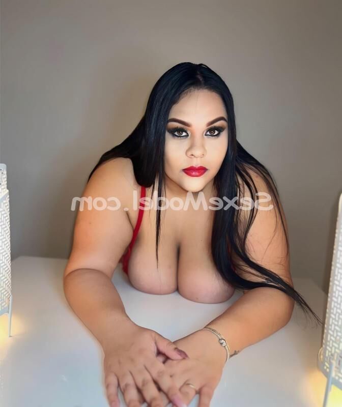 BBW gros seins escorte latina