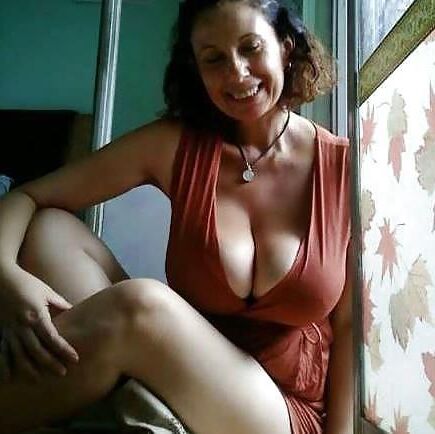 Emilia Giovani Very Busty Italian Mature 