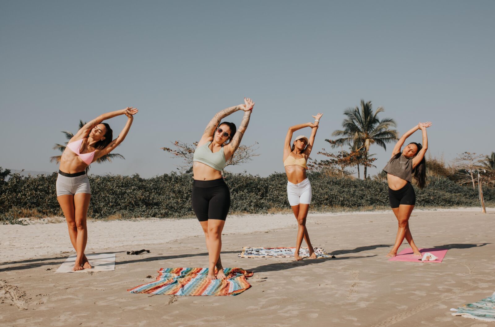 ...,,,....BEACH YOGA..... PHOTOS DE SURF YOGA CHAUD