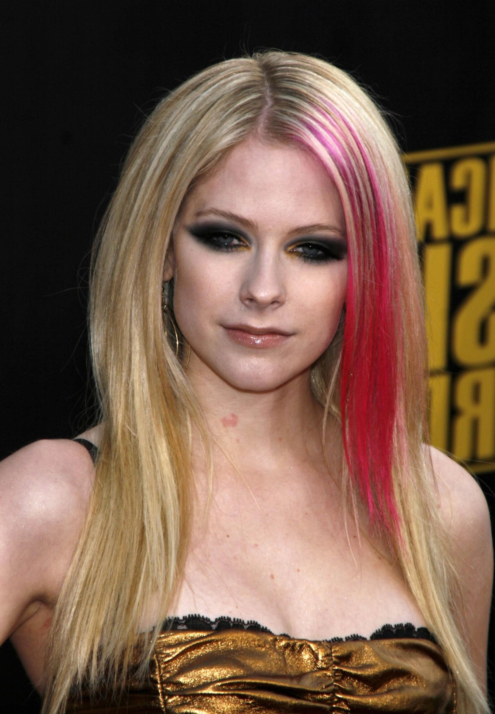 Avril Lavigne é a garota mais bonita de todas