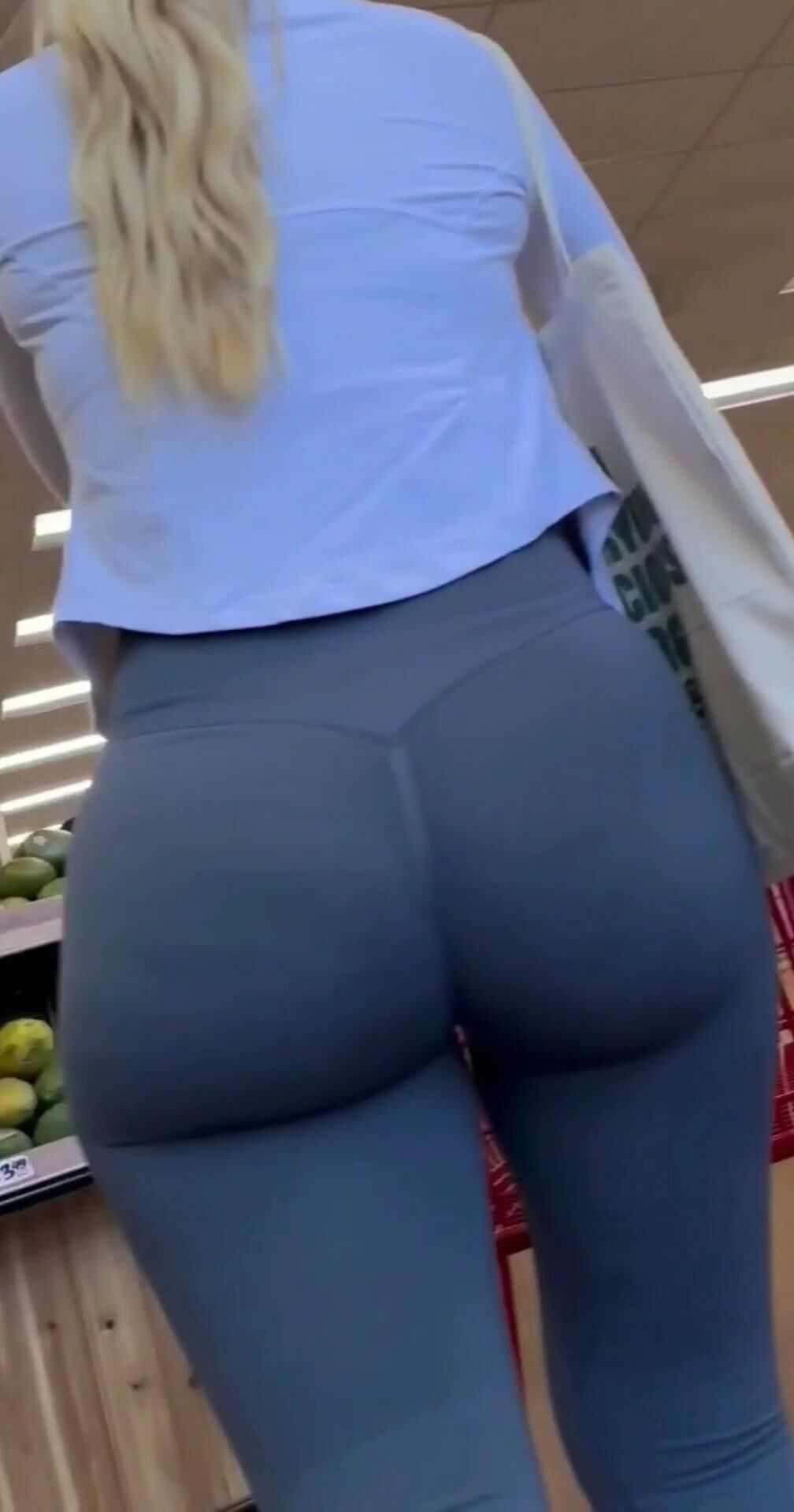 Blonde MILF nice fat ass in gray leggings