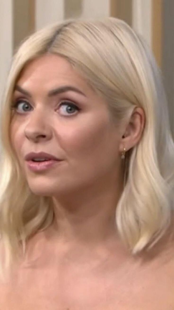 Blonde Bombshell Holly Willoughby face to make you cum