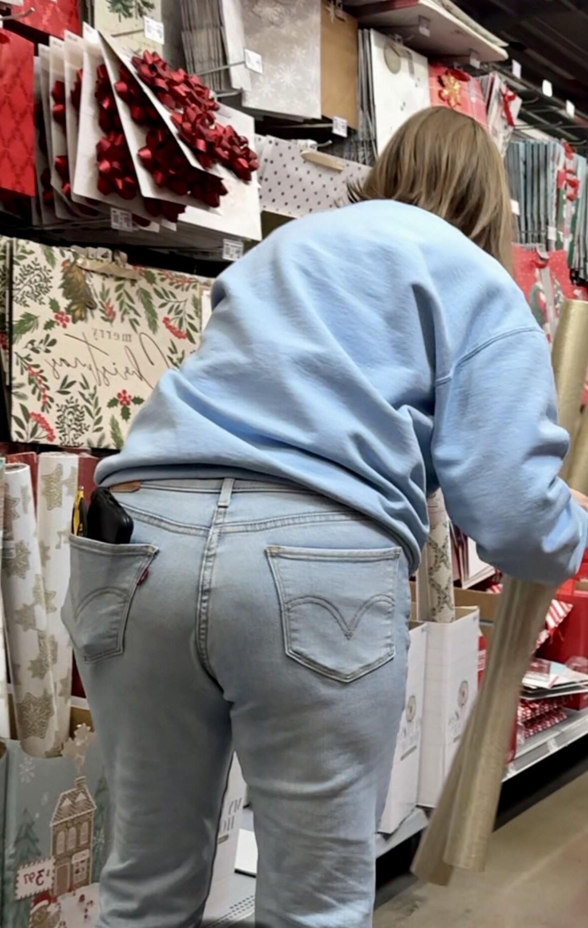 Candid Shopping Mall Pawgs and Asses PLEASE COMMENT