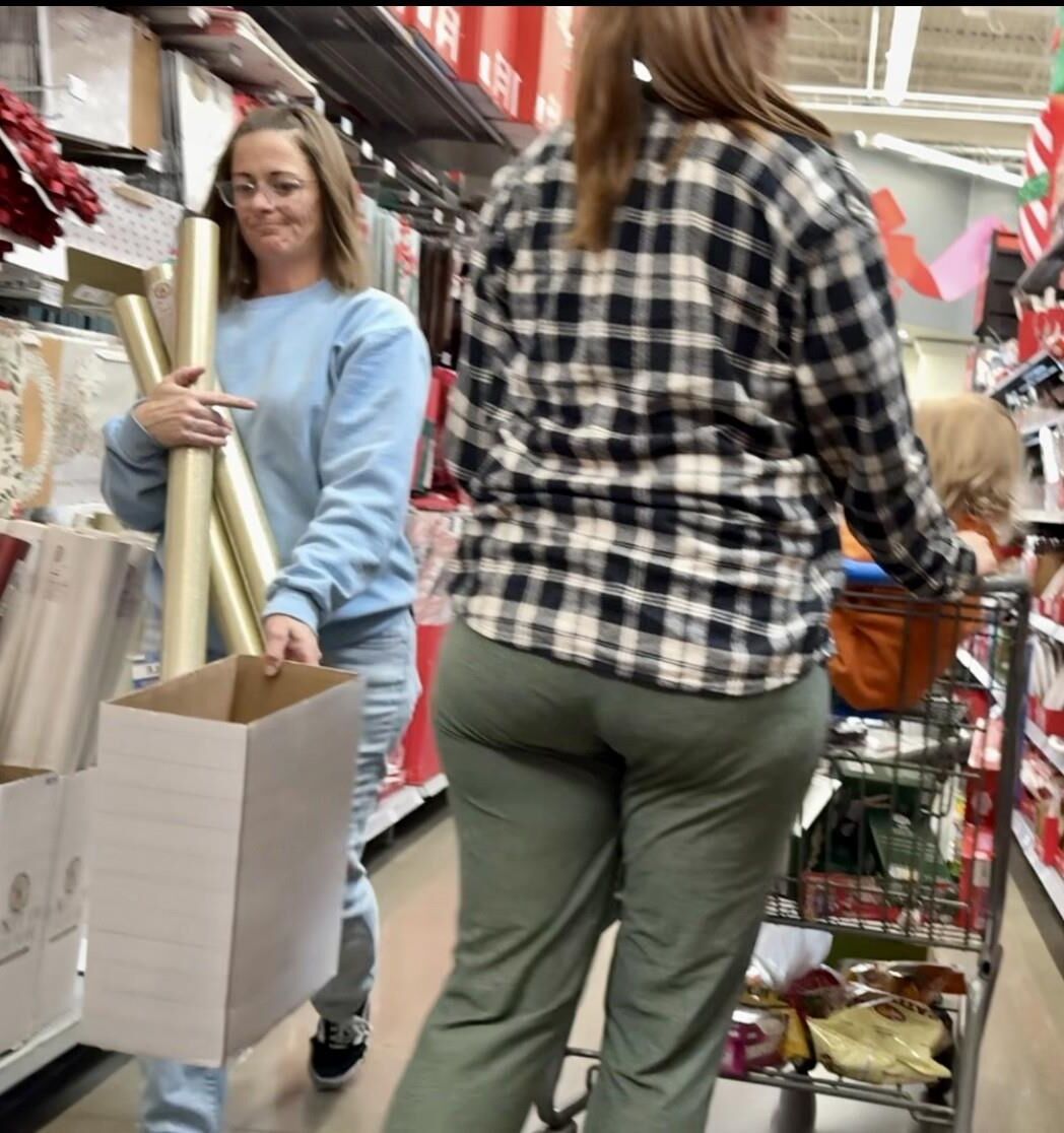 Candid Shopping Mall Pawgs and Asses PLEASE COMMENT