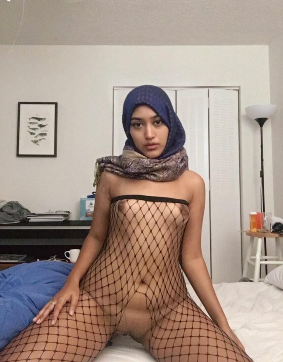 Muslim Girl_Scarf_Exposed_Amateur adolescente árabe