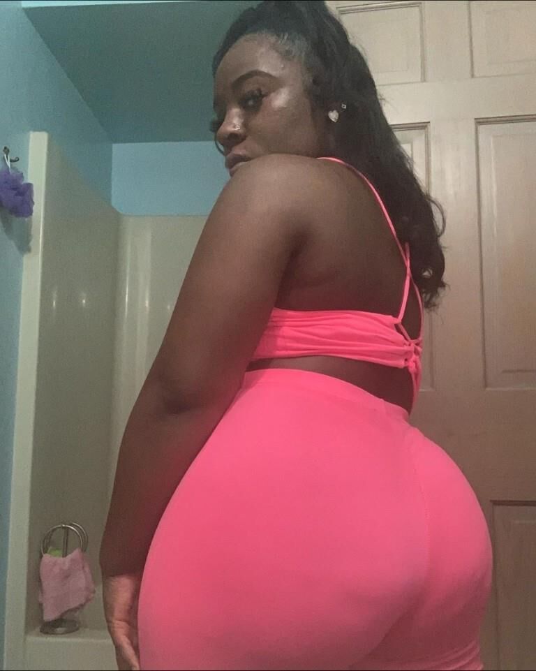 Juicy fat ass dark chocolate skin ebony selfies 🍫♥️