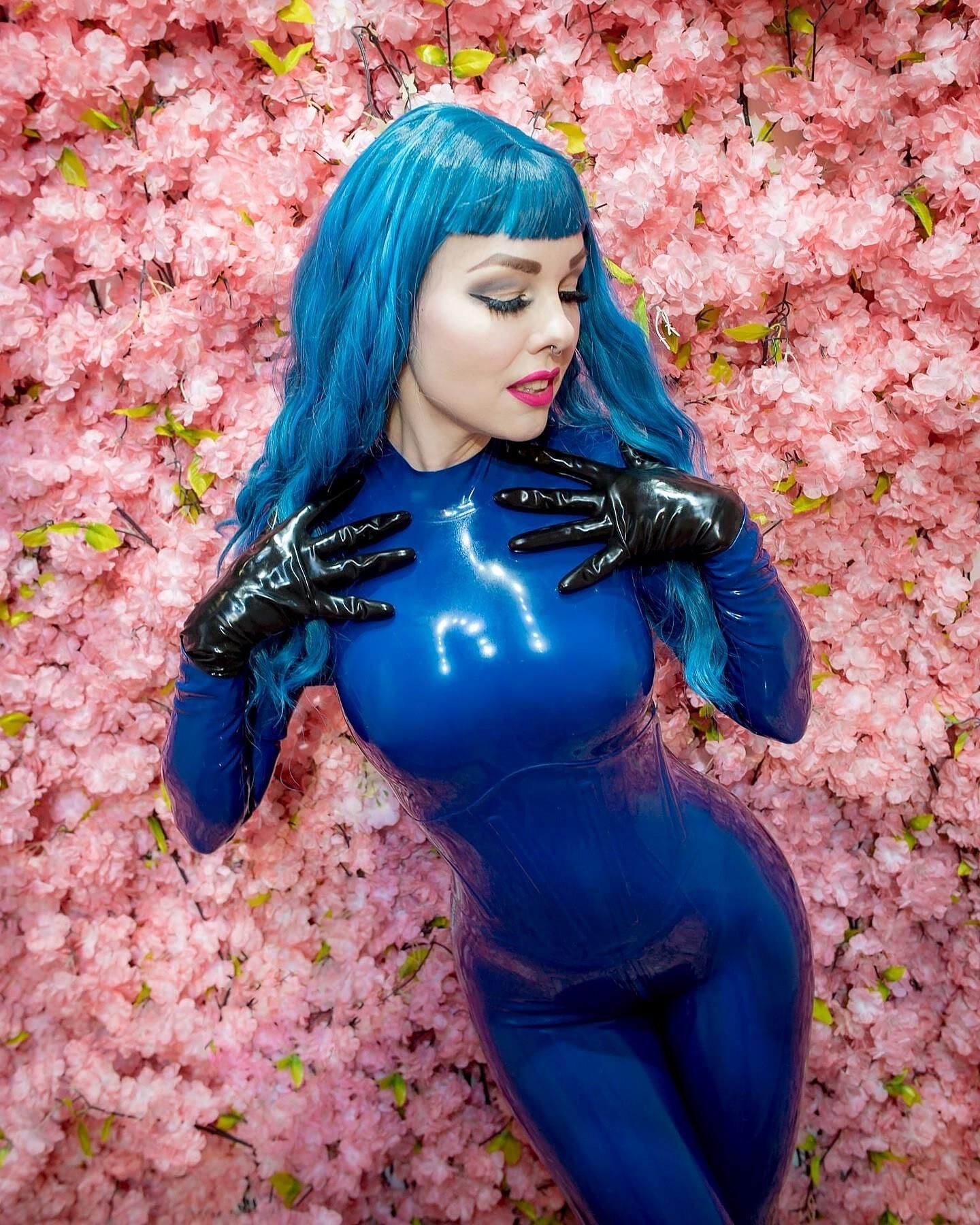 Latex Beauties (blue)