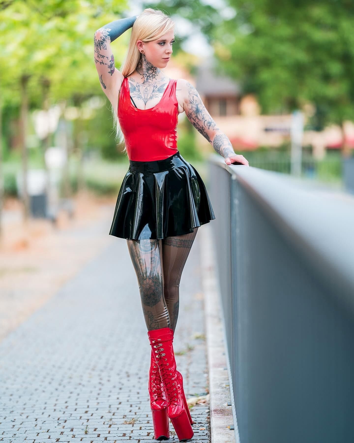 Latex Beauties (red)