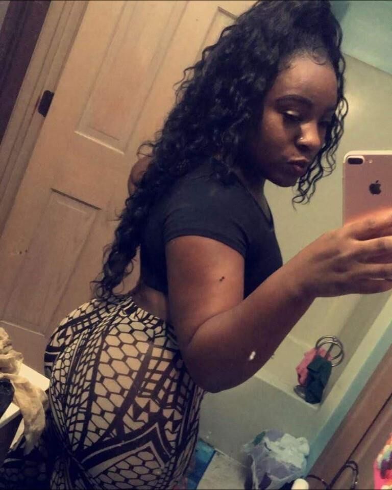 Juicy fat ass dark chocolate skin ebony selfies 🍫♥️