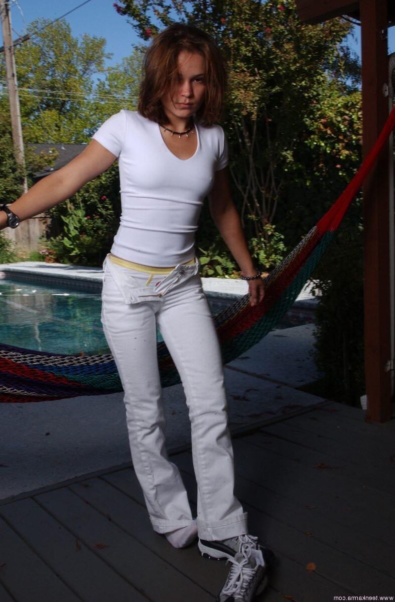 Teen Karma Top Blanco Jeans Blancos En La Hamaca