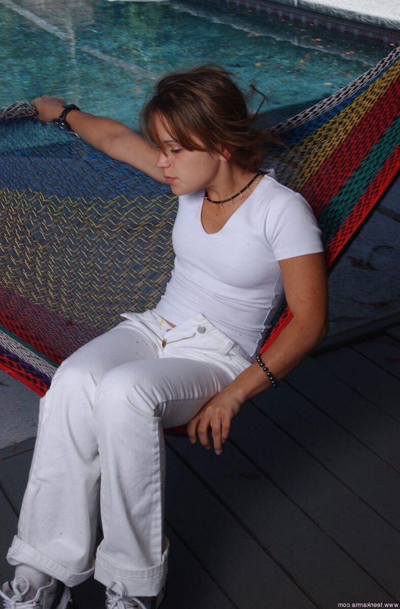 Teen Karma Top Blanco Jeans Blancos En La Hamaca