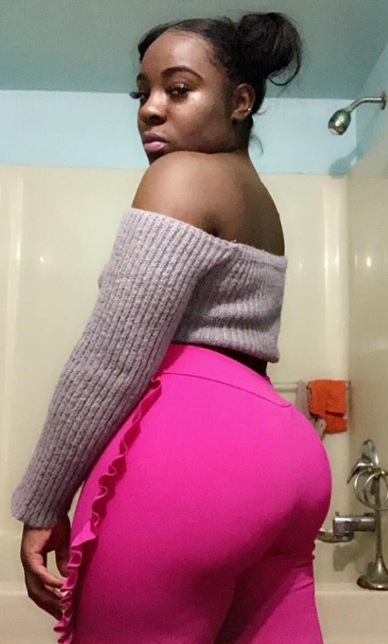 Juicy fat ass dark chocolate skin ebony selfies 🍫♥️