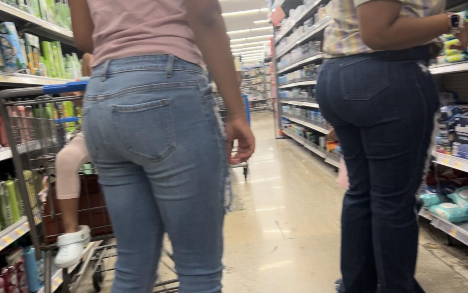  Random candid ASS in jeans