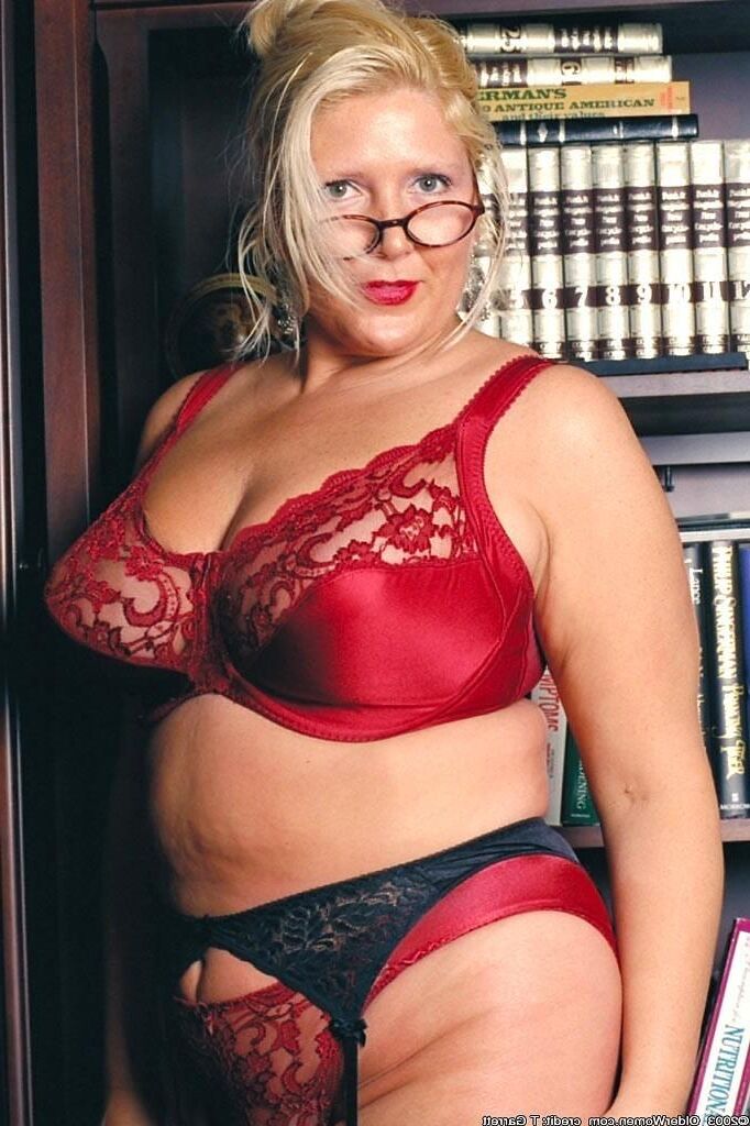 Grannies and MILFS in Lingerie 