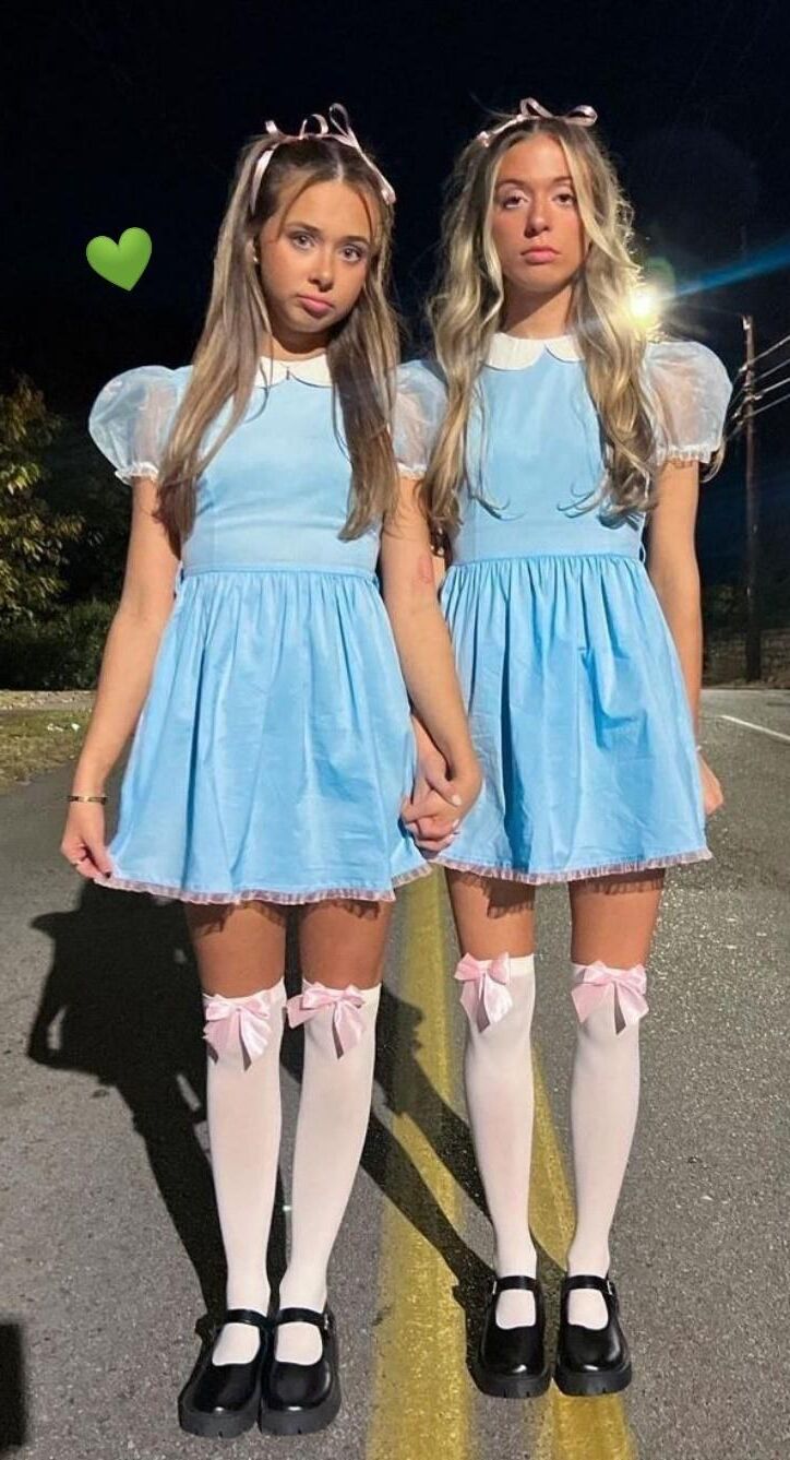 Costume Sluts, Shinning Twins.