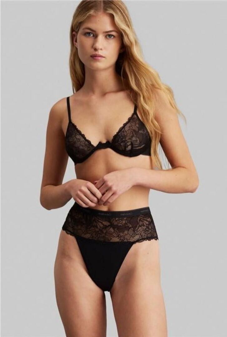 Mélange lingerie et bikini