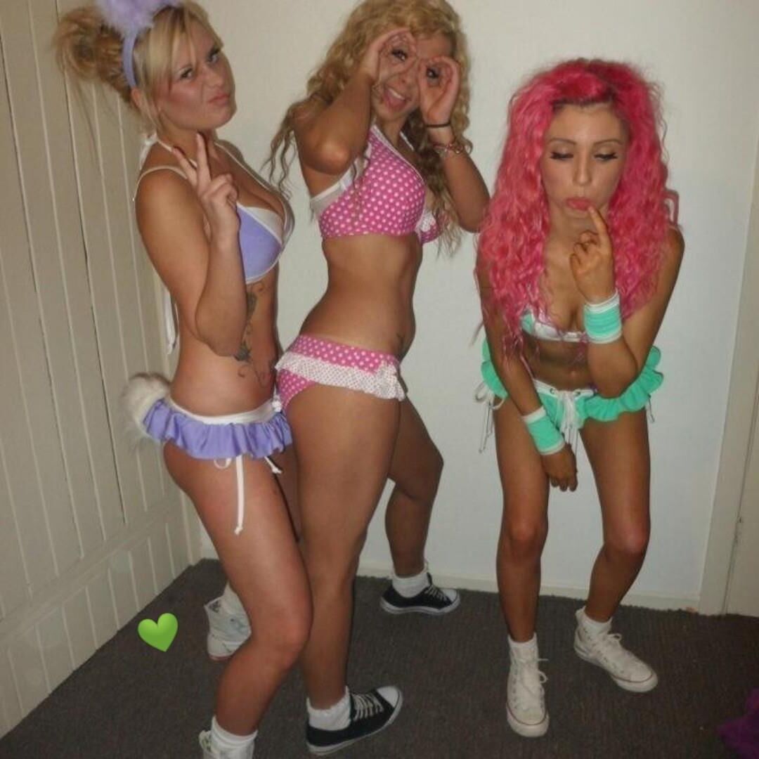 Costume Sluts, Groups .