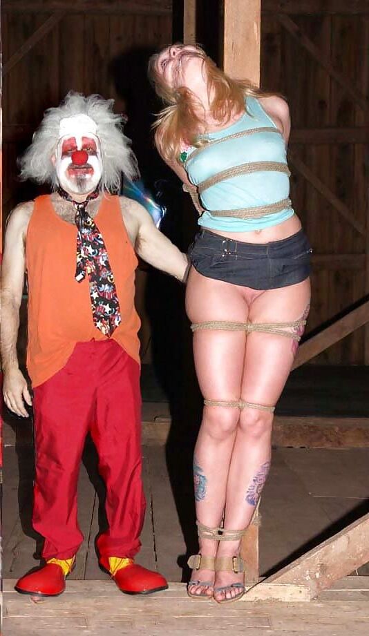 CLOWN GIRLS PUNISHMENT