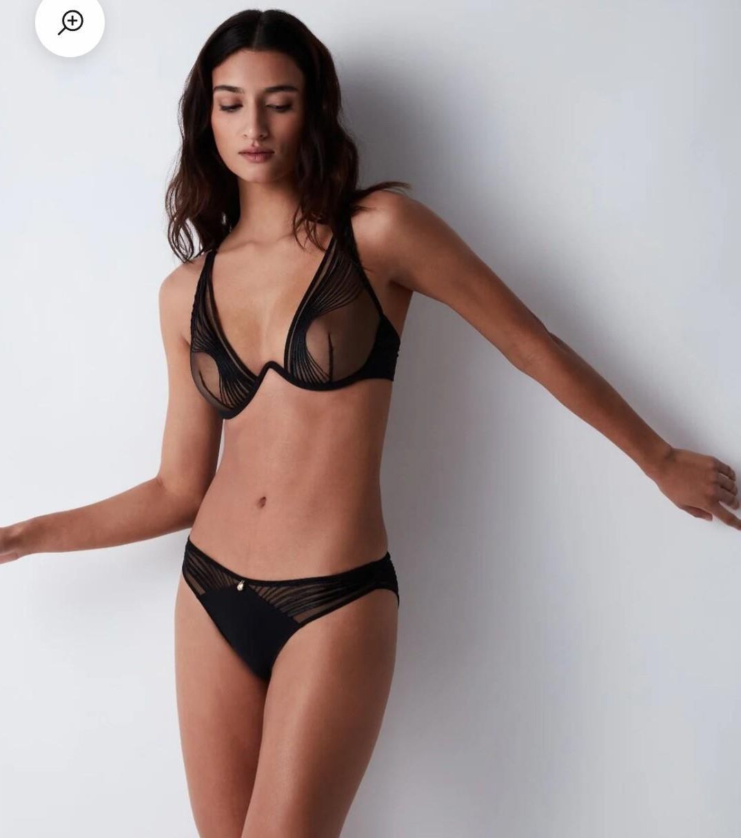 Mélange lingerie et bikini