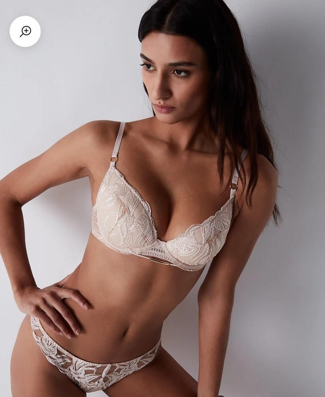 Mélange lingerie et bikini