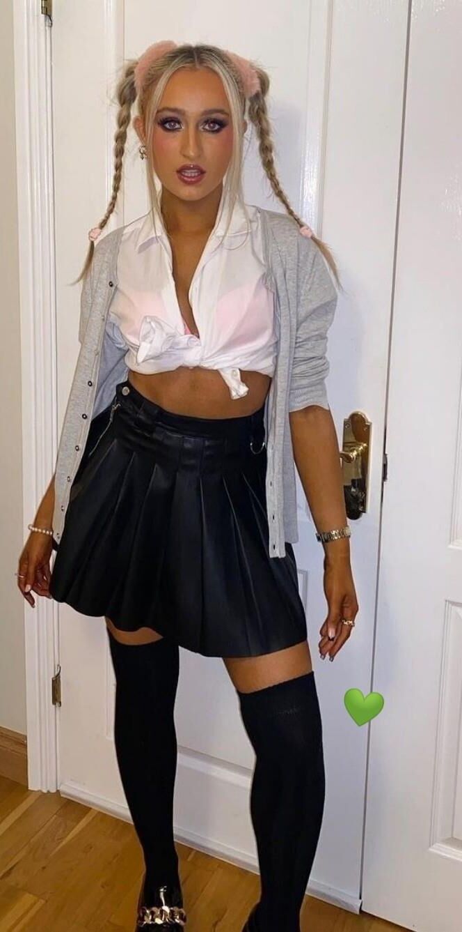 Costume Sluts, School Girls .