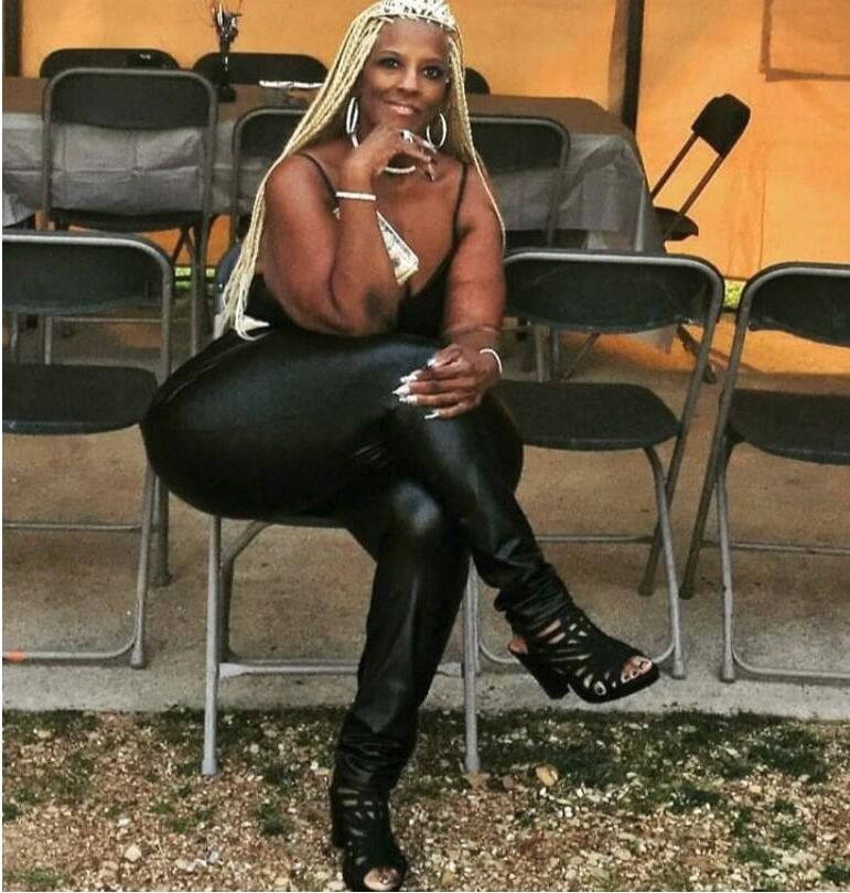 SEXY BLACK GRANNY 