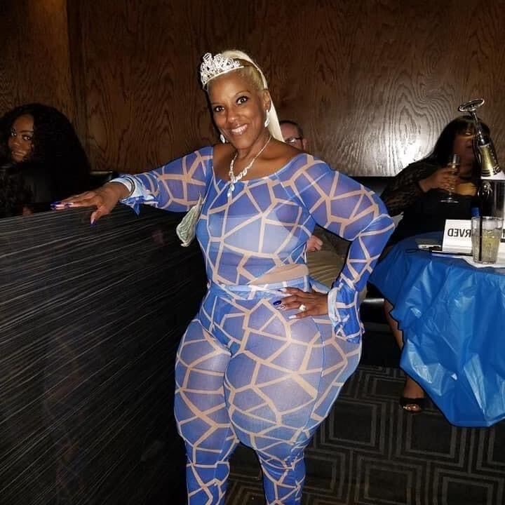 SEXY BLACK GRANNY 