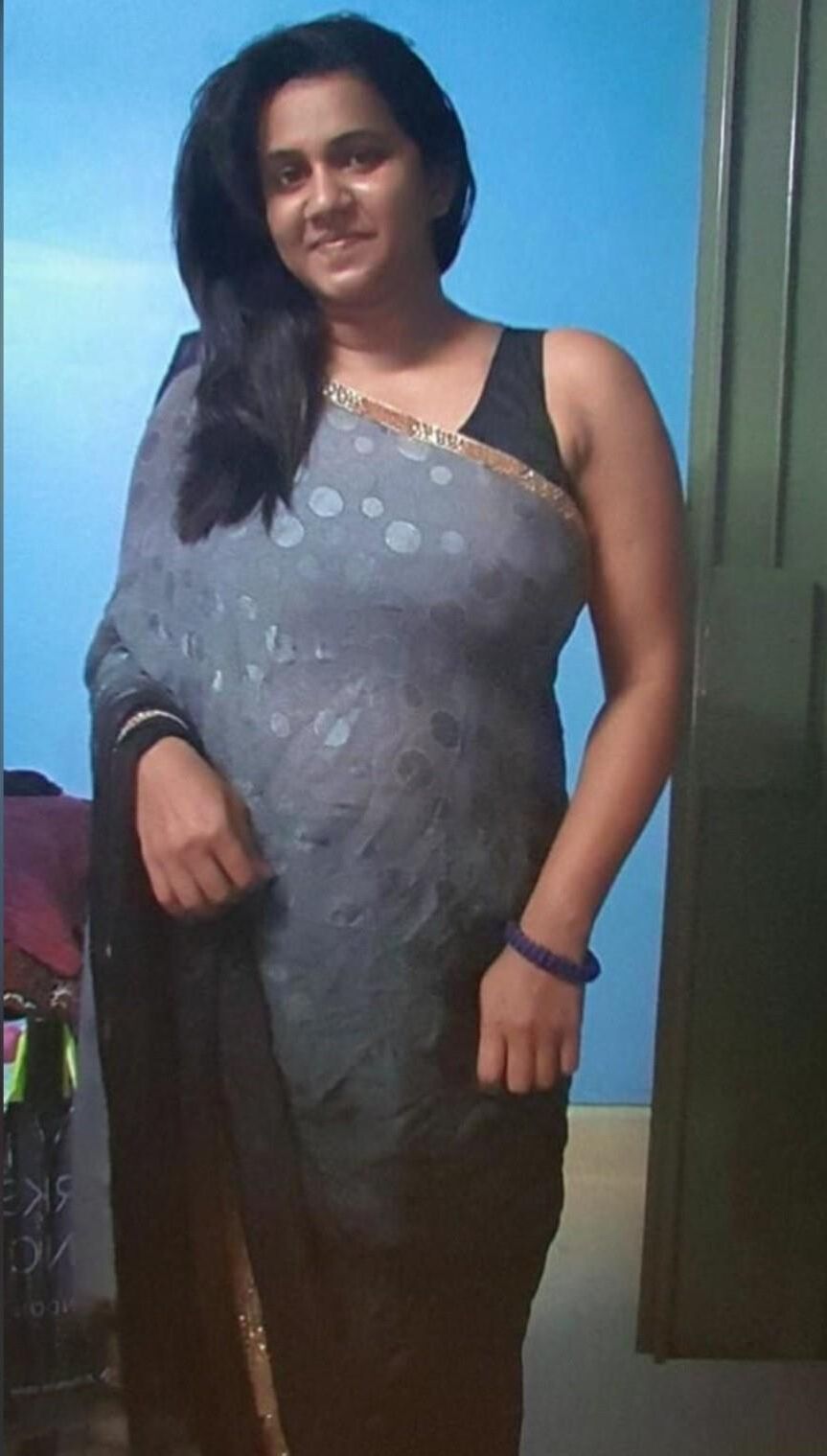 Curvy Desi Wife