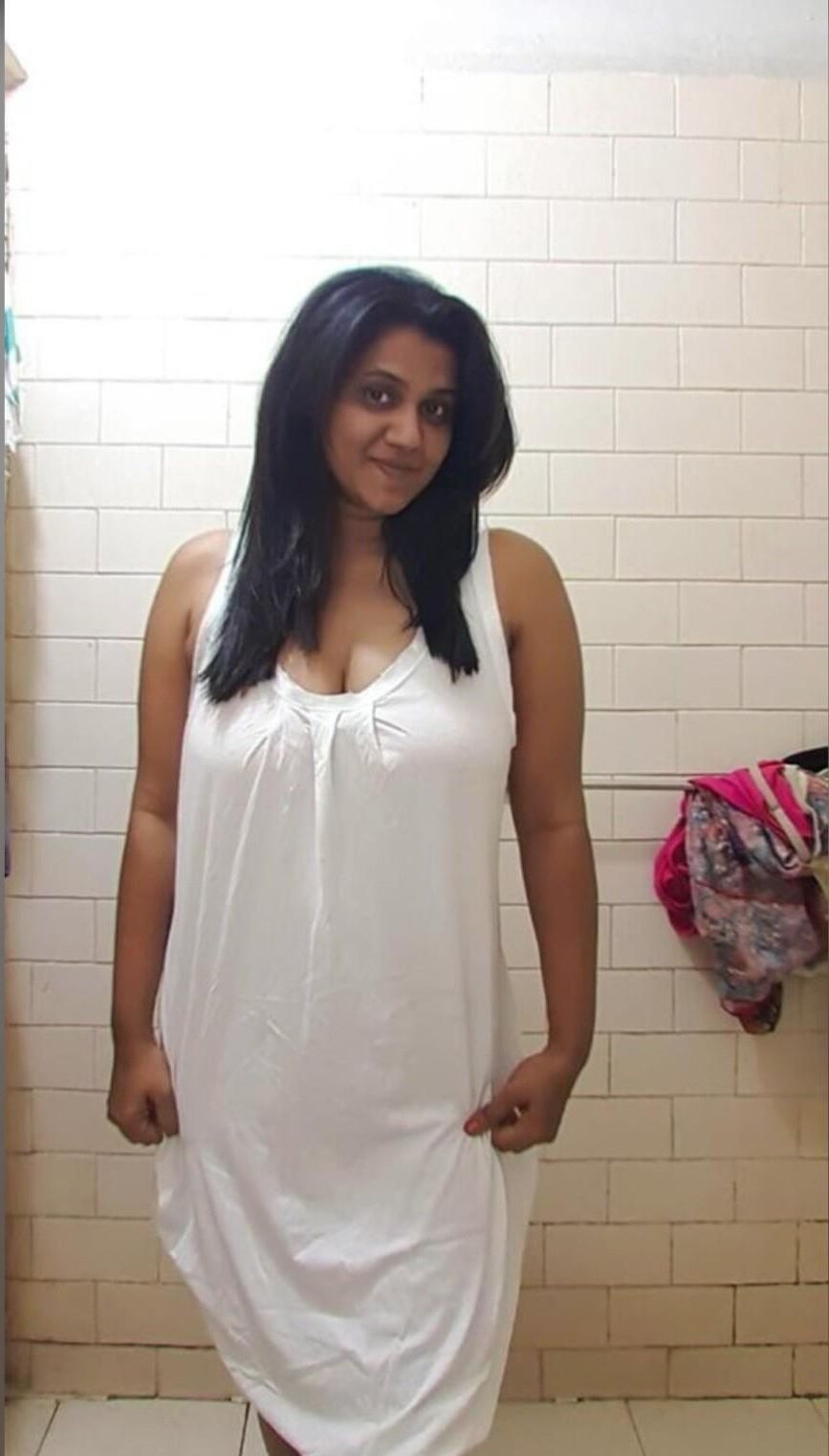 Curvy Desi Wife