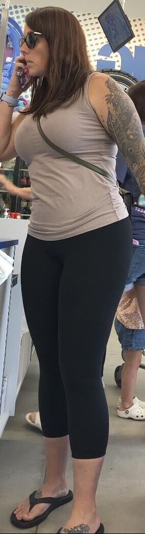 Random candid Goddess wear leggings