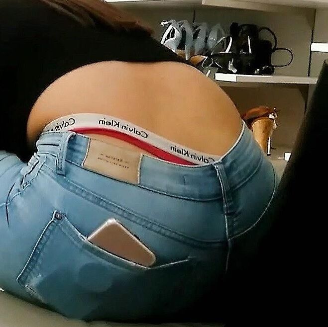 VT TANGA ROJA CALVIN KLEIN