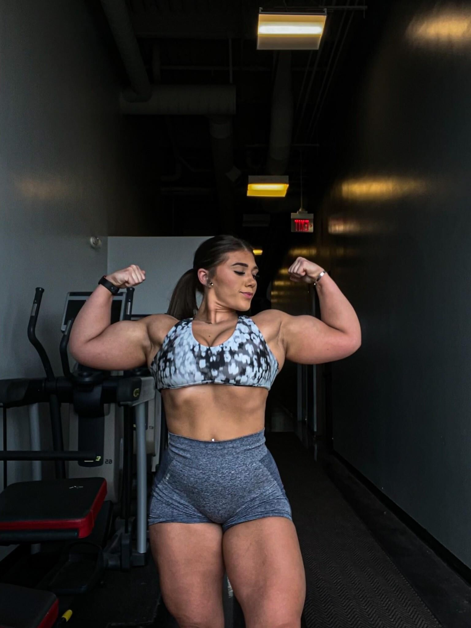 Muscle Girls Thicc, Powerful, Sexy Pawgs!