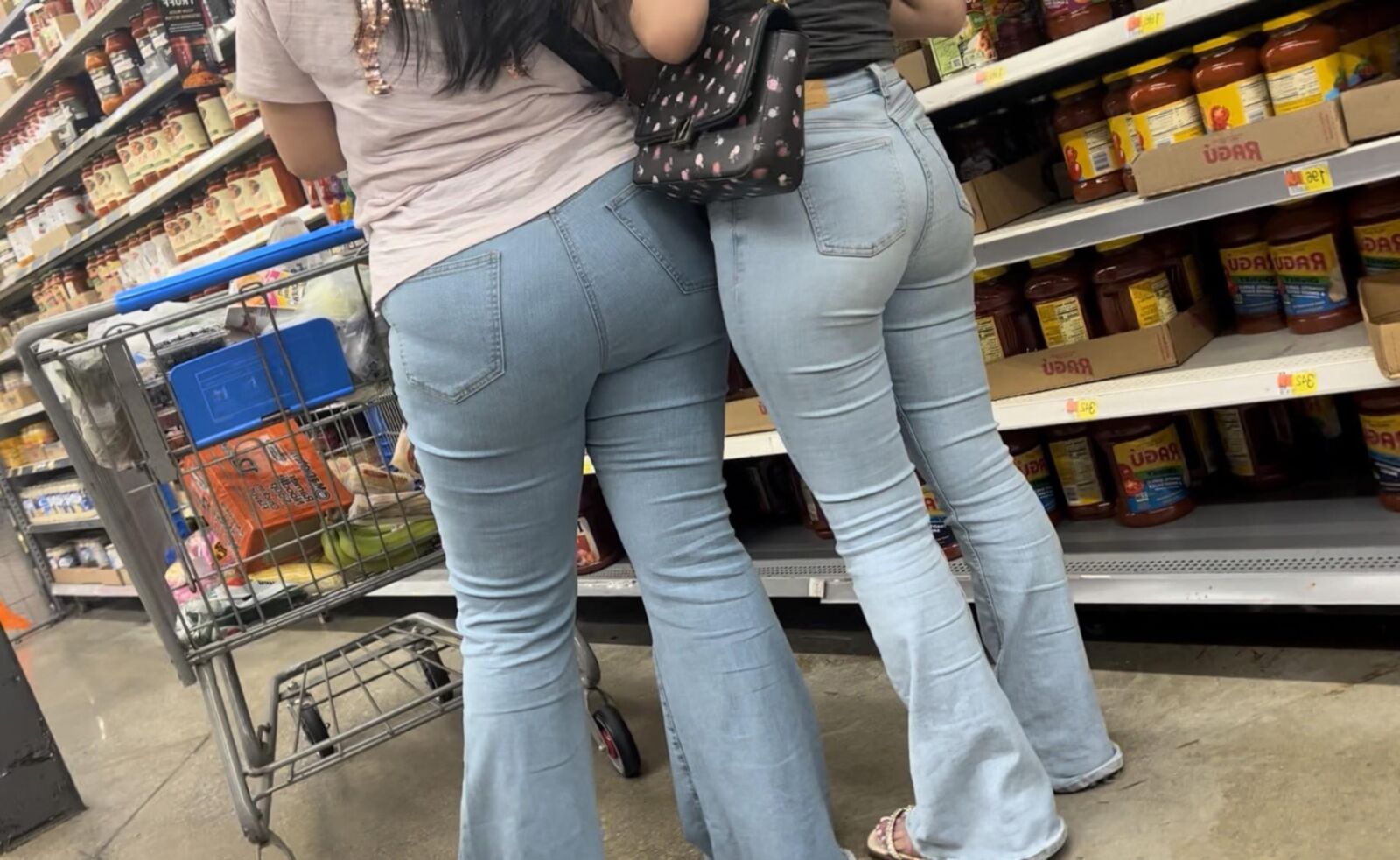 Random candid Asses that want ur cum